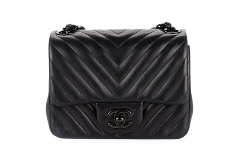 Chevron So Black Chanel Mini 